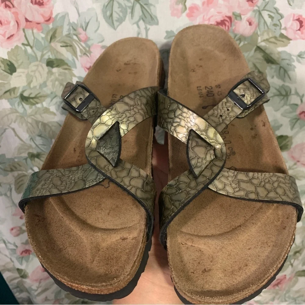 BIRKENSTOCK - Birki’s Sylt metallic green embossed criss cross sandals